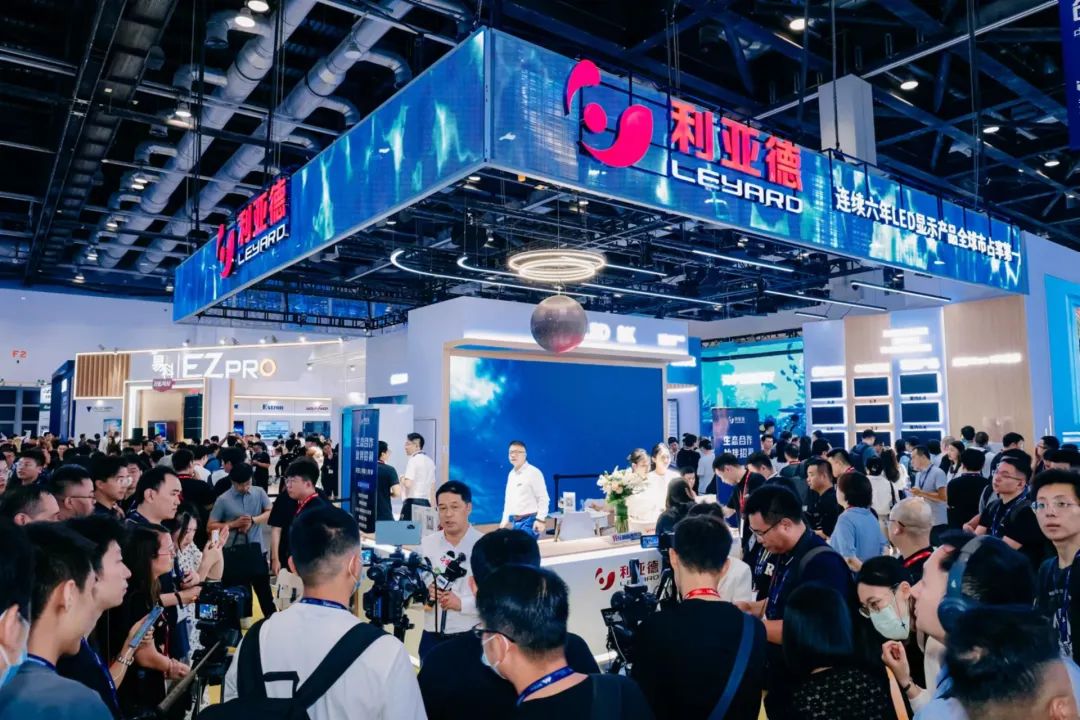 “AI+智能显示”引领未来 Stake新品InfoComm展大放异彩
