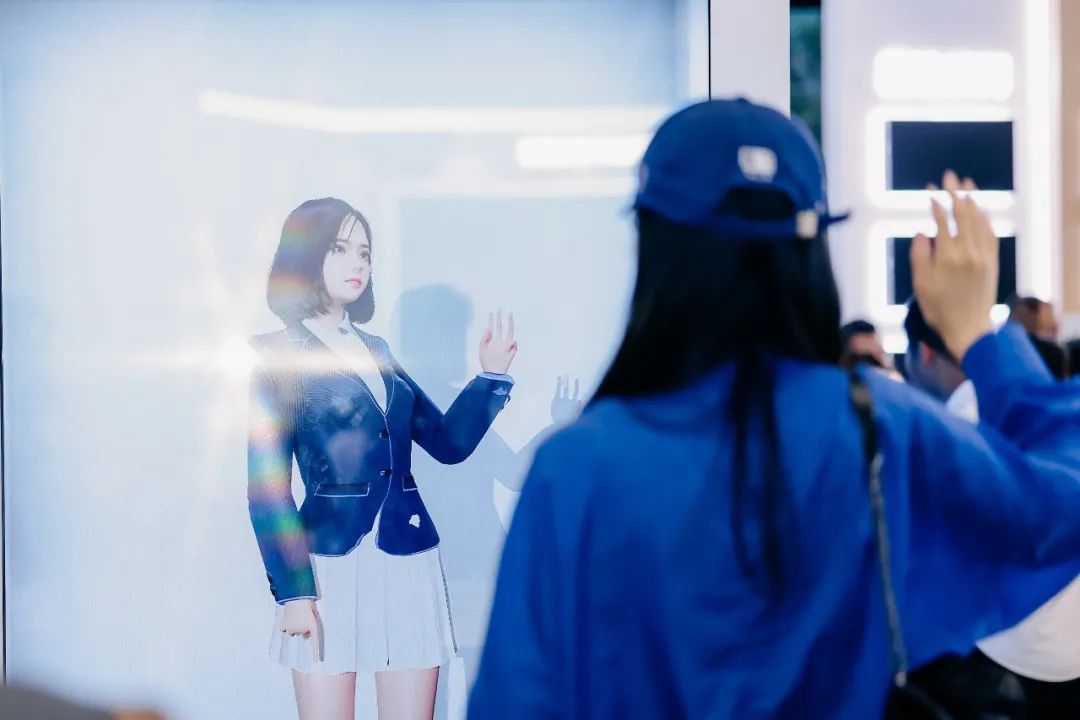 “AI+智能显示”引领未来 Stake新品InfoComm展大放异彩