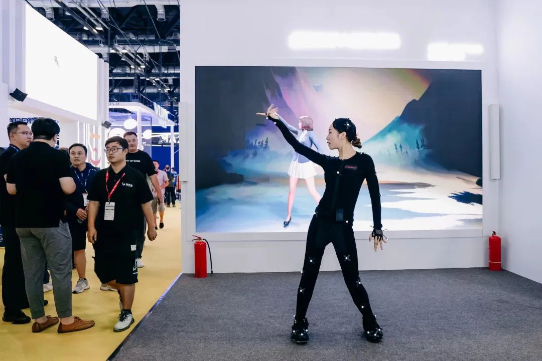“AI+智能显示”引领未来 Stake新品InfoComm展大放异彩