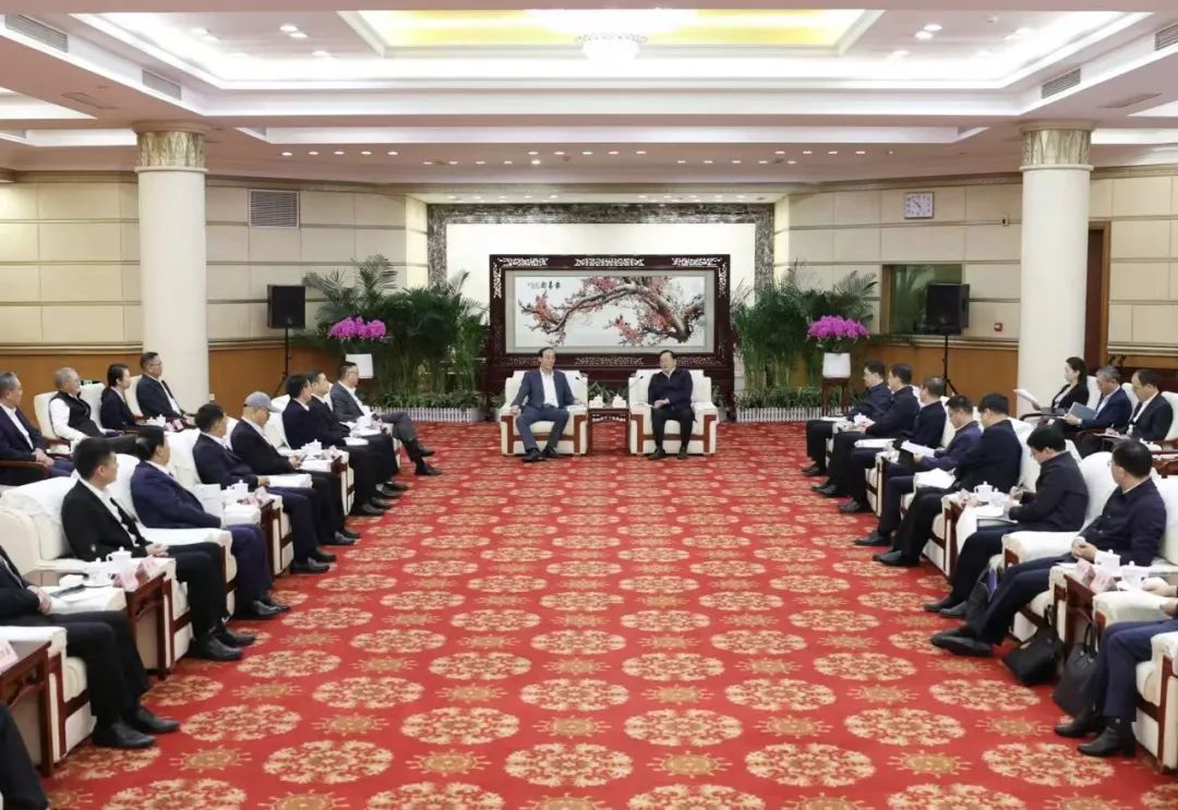 Stake集团董事长李军受邀出席华中科技大学第十六届企业家论坛，并发表演讲